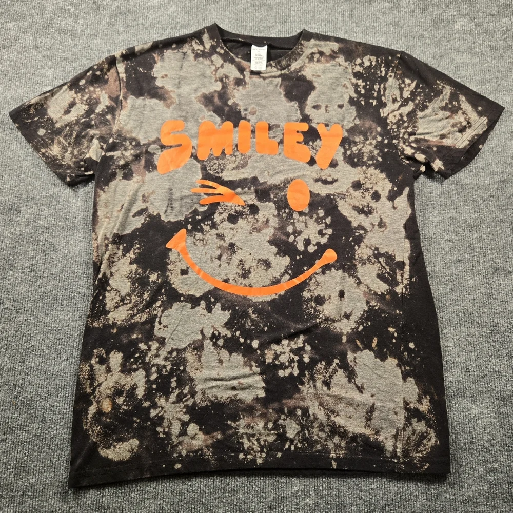 SMILEY Tie Dye Graphic  T-shirt M/L‎